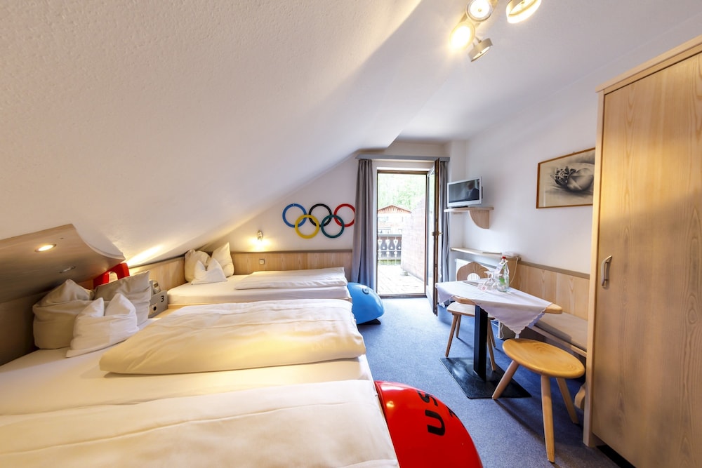 Hotel and Gasthof Fraundorfer 18/50