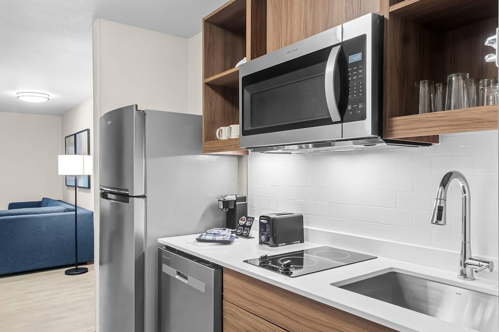Everhome Suites Bowling Green 51/53