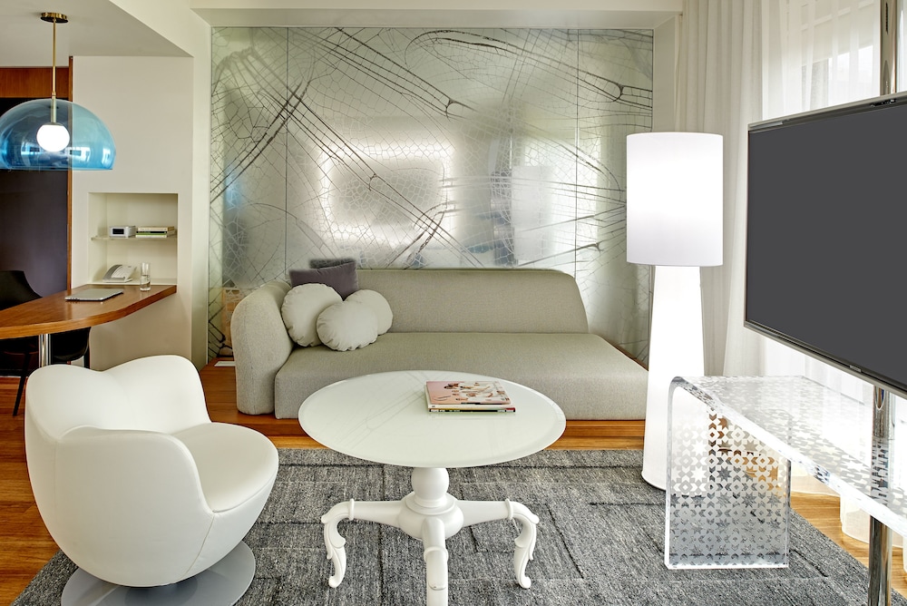 The Valorian Los Angeles, Curio Collection by Hilton 54/87