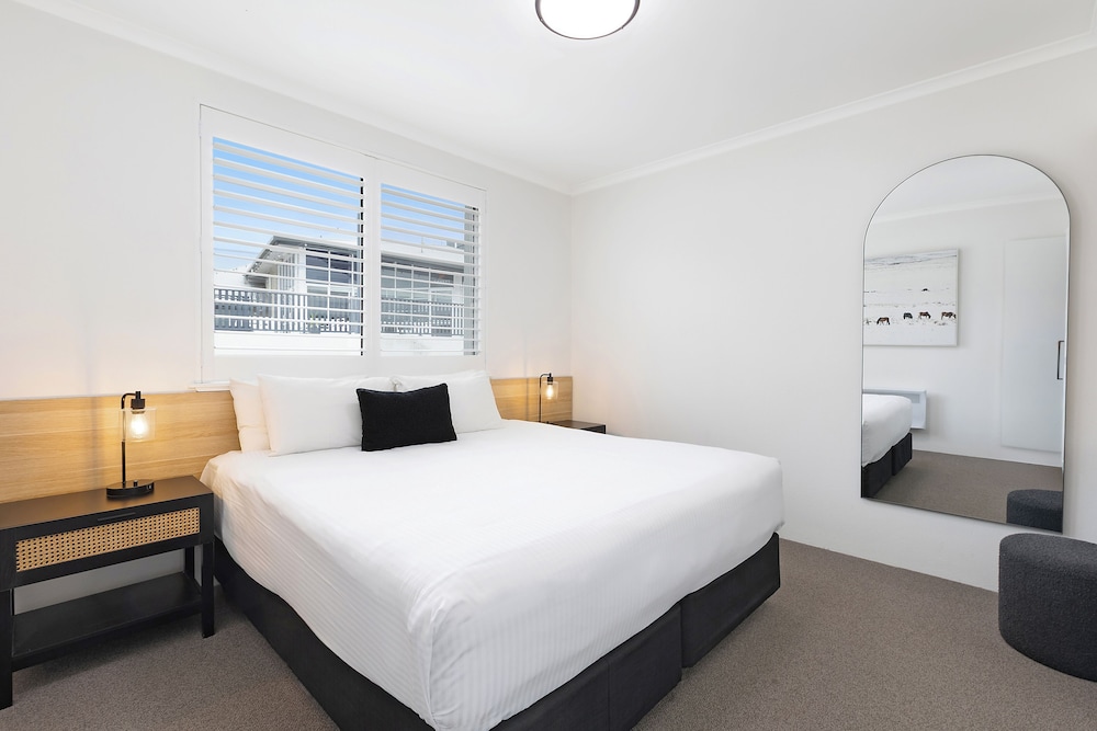 شقة بسرير كينج وسريرين منفصلين بغرفتي نوم مع أريكة، Horizons Lake Jindabyne 6/10