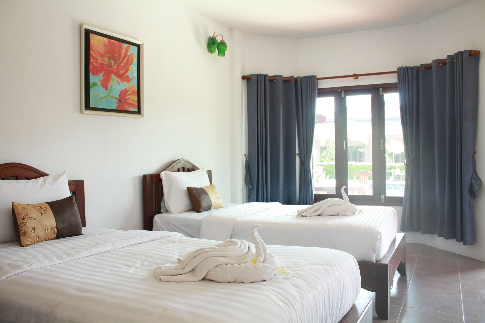 2 Bedrooms, Home, 2 King Beds, 2 Futon Beds