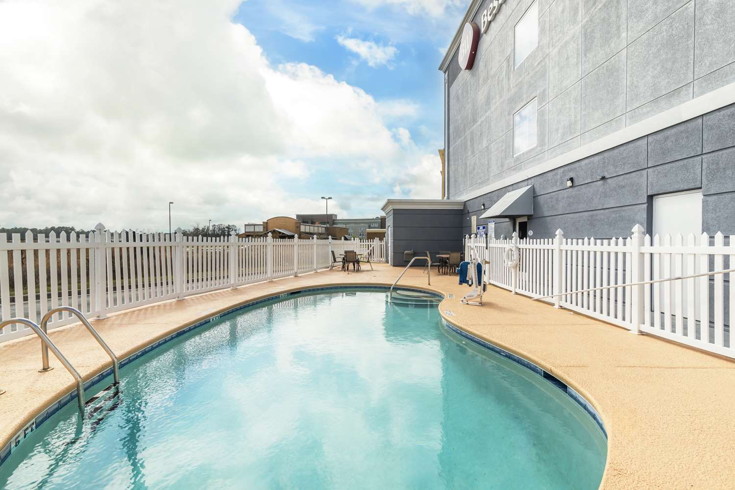 Best Western Plus Brunswick Inn & Suites 45/45