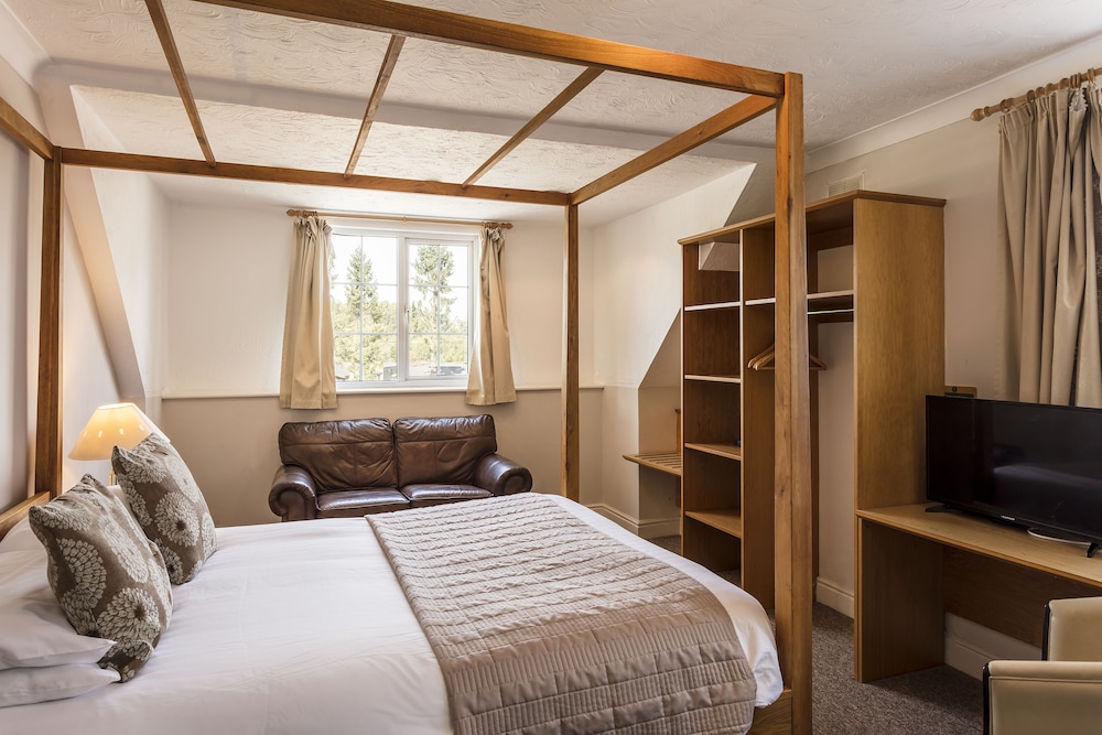 Roydon Marina Village Hotel 4/49