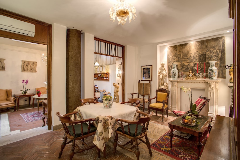 Navona Gallery Suites 28/50