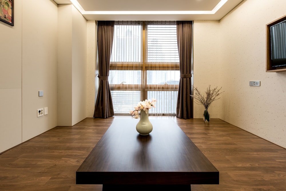 Gloucester Hotel Incheon 38/60