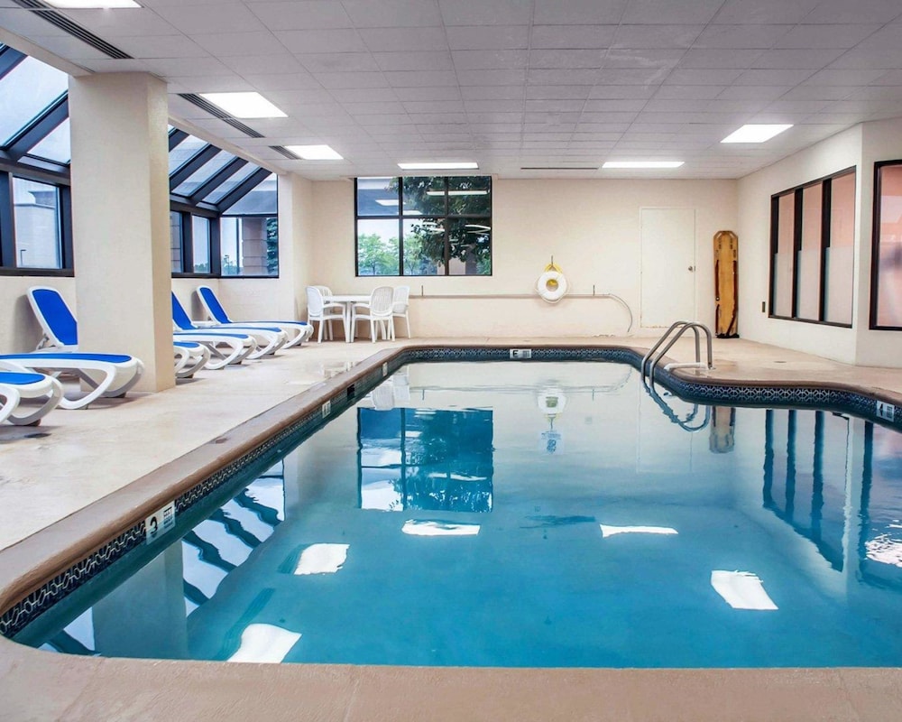 Comfort Inn & Suites Watertown - 1000 Islands 4/54