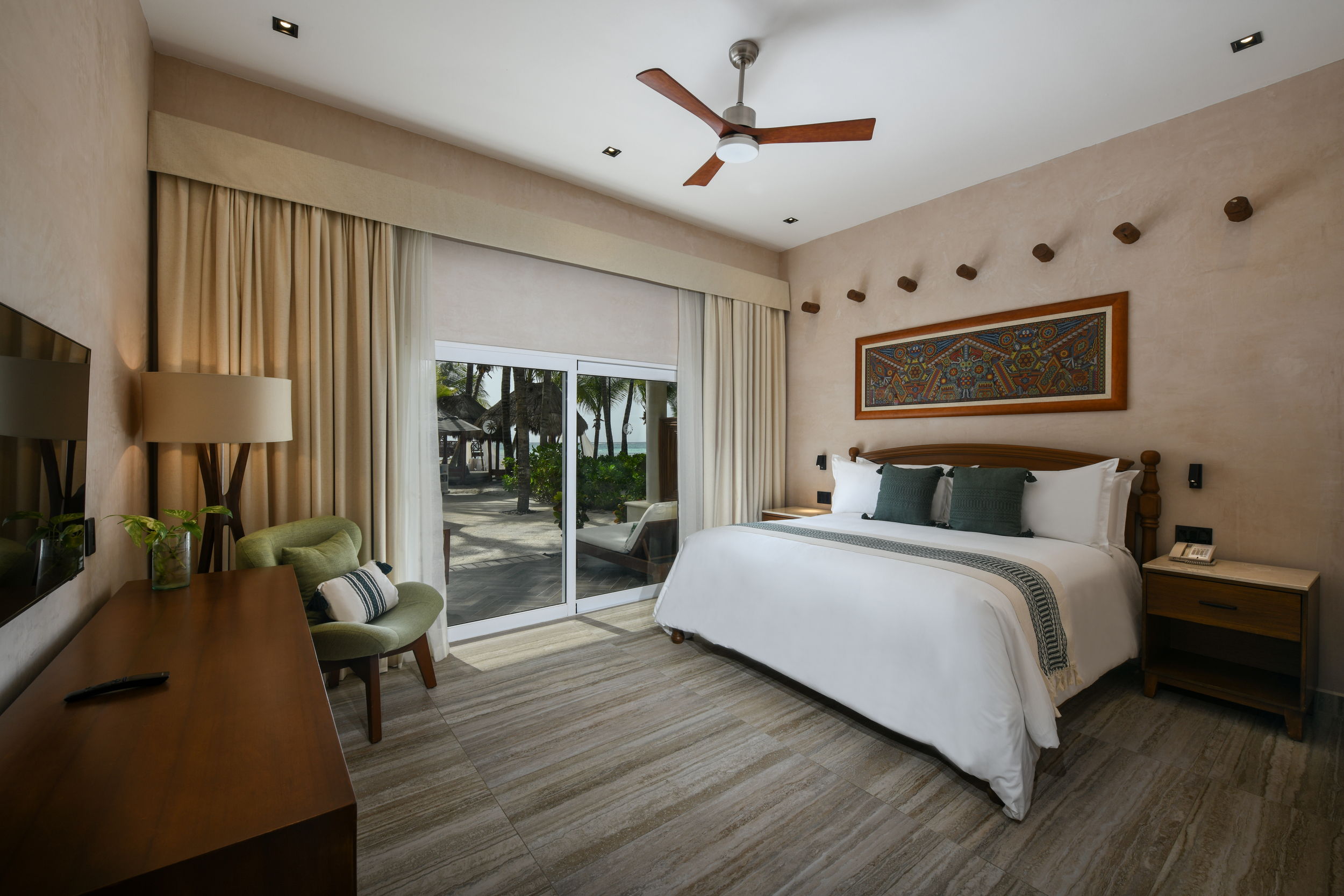 Royal, Retreat, Suite, Beach Front