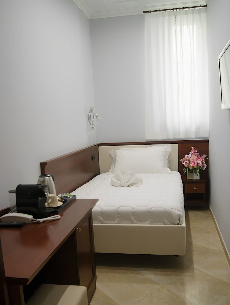 Hotel Esposizione Roma 6/23