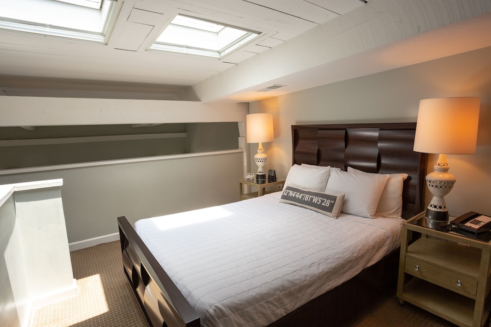 LOFT, SUITE, KING BED, QUEEN BED, RIVER VIEW, STAIR ACCESS ONLY, BALCONY