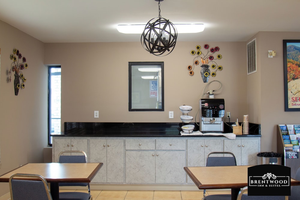 Brentwood Inn and Suites (ex. Americas Best Value Inn and Suites Glen Allen/Richmond) 11/42