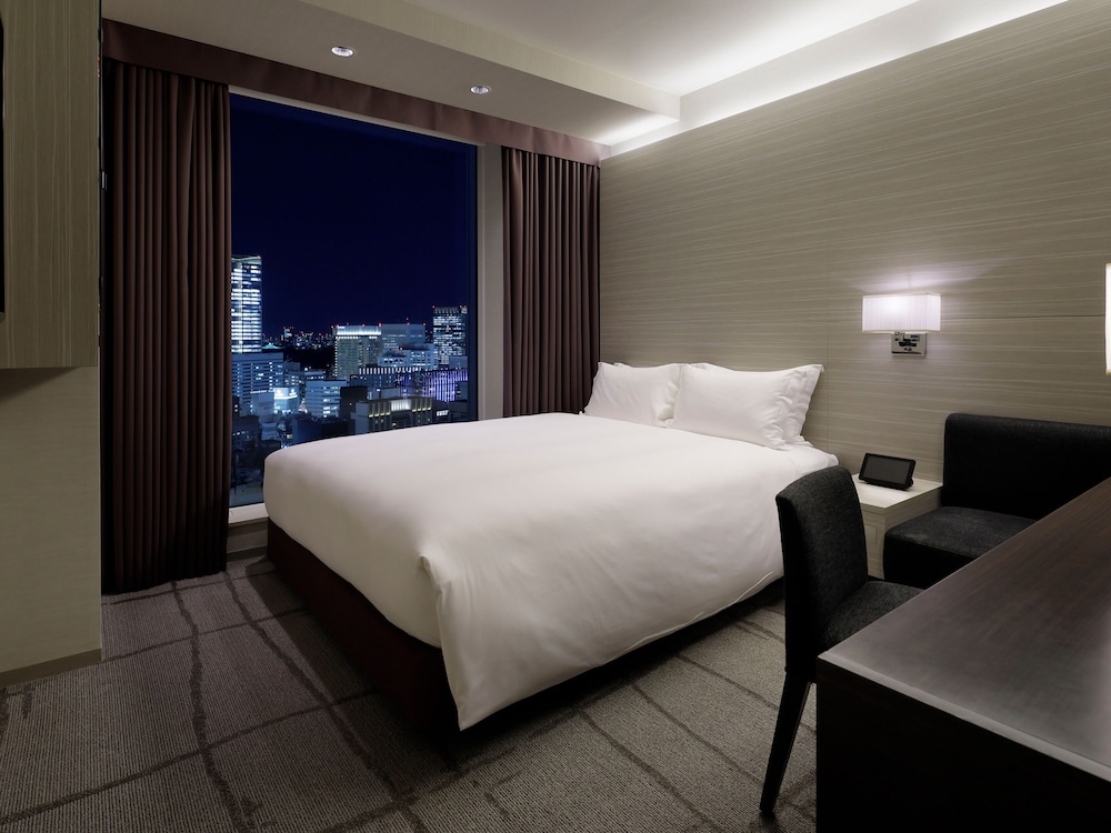 STANDARD, QUEEN BED