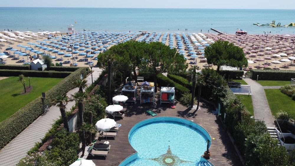 Park Hotel Cellini 36/50