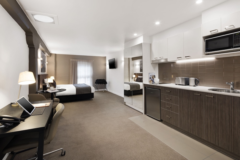 Quest Newcastle West 2/32