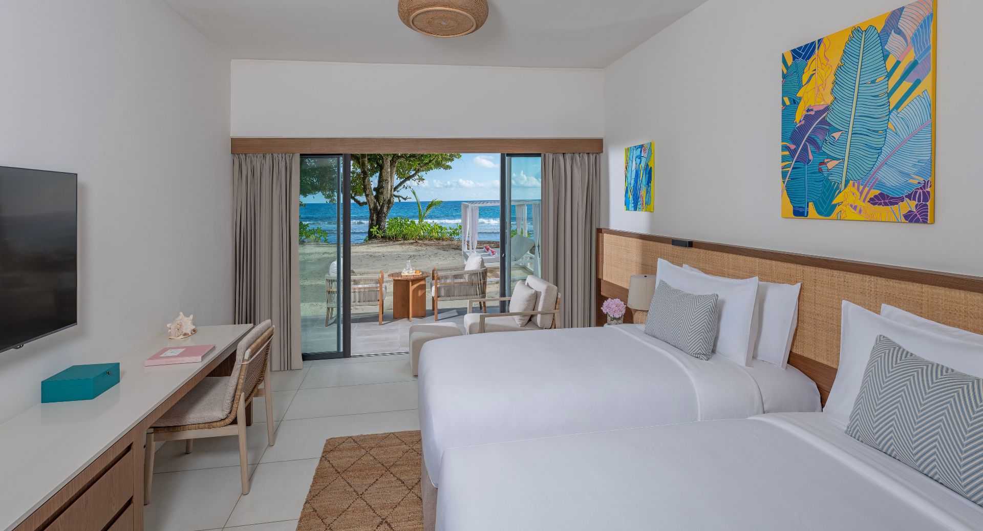 2 Bedrooms, Pool, Suite