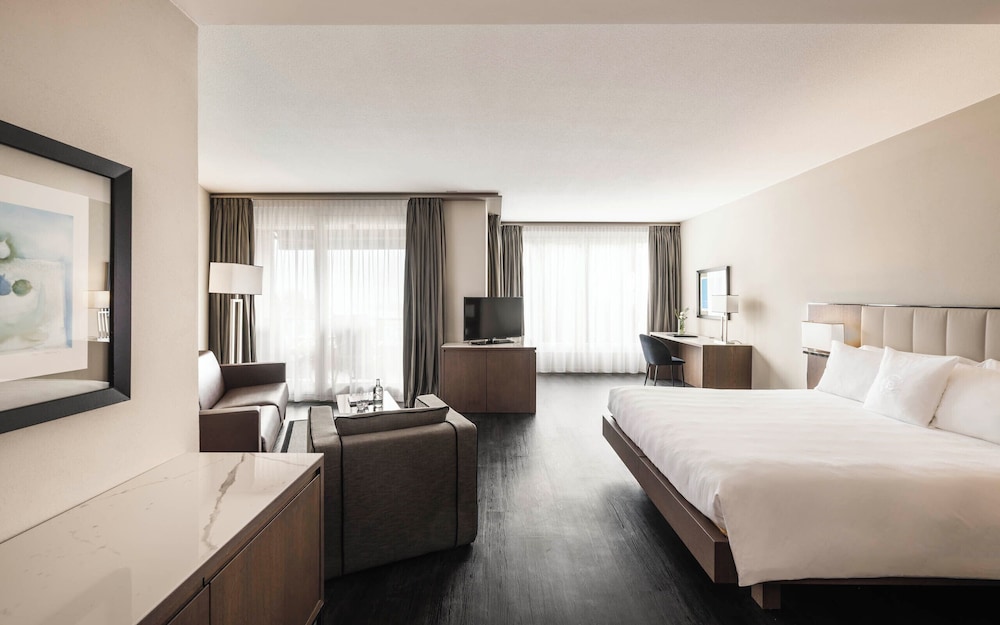 Junior Suite, Double Bed, Lake and Mountain View, Balcony
