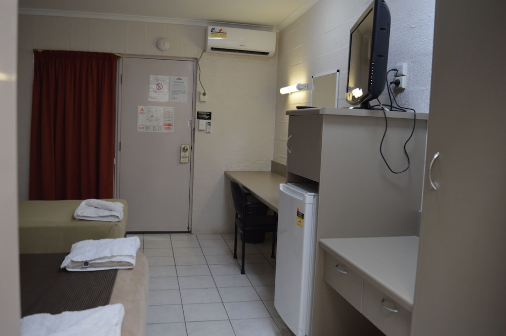Mid City Motor Inn 11/41