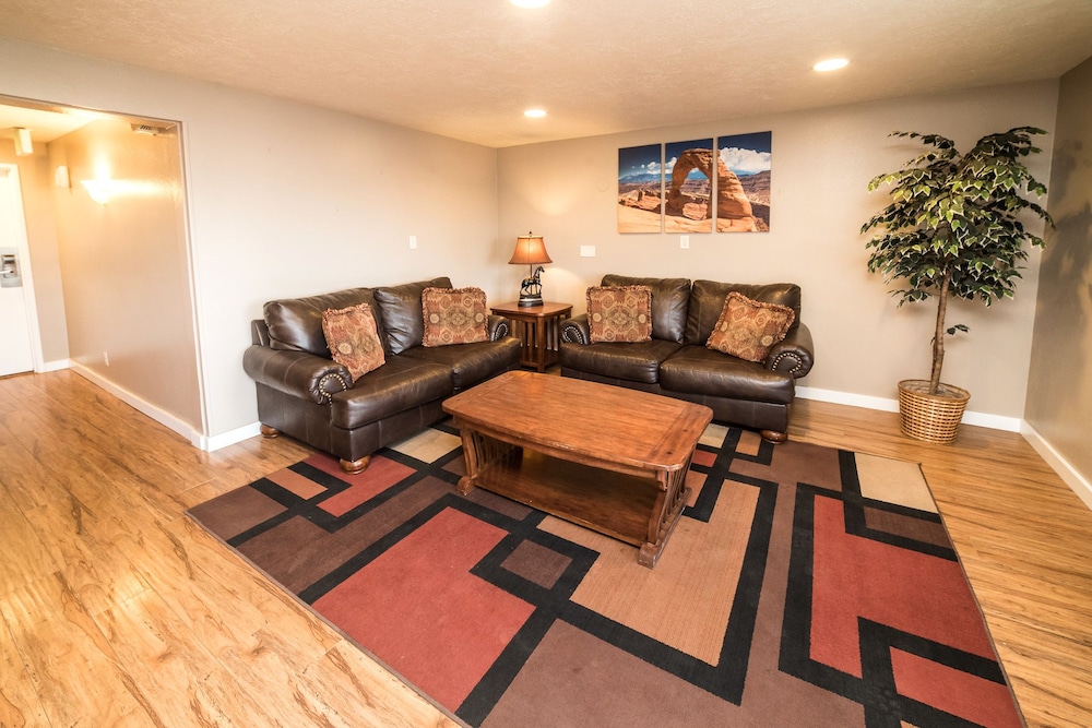 Red Ledges Inn 36/50