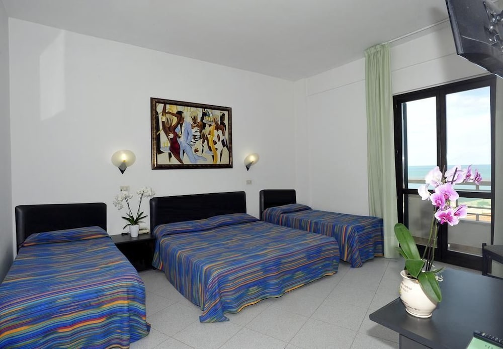 Hotel Borgo Marina 8/50