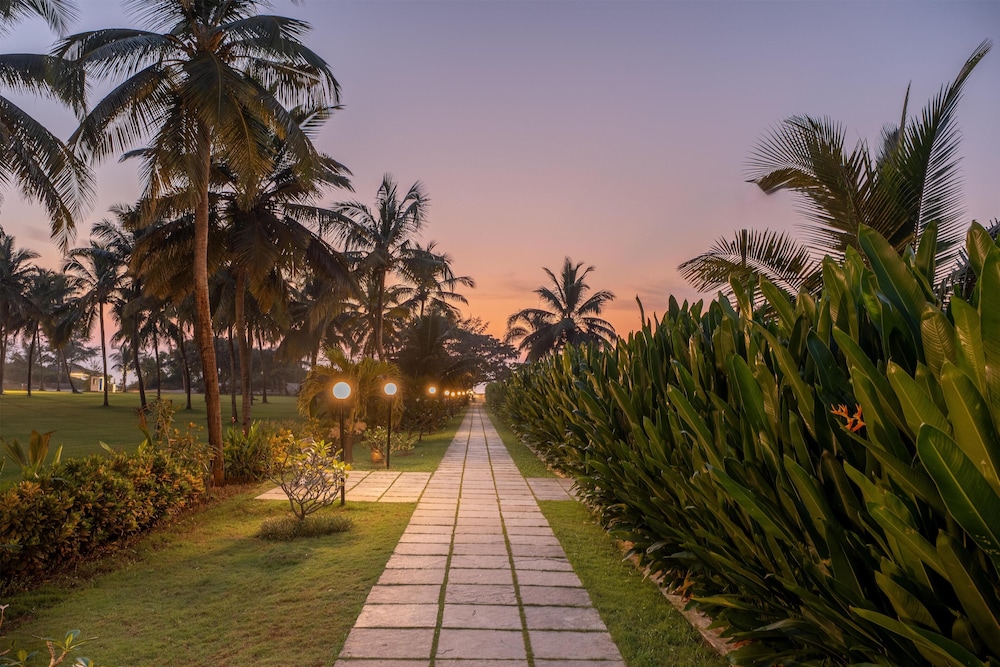 Radisson Blu Resort Goa Cavelossim Beach 45/50
