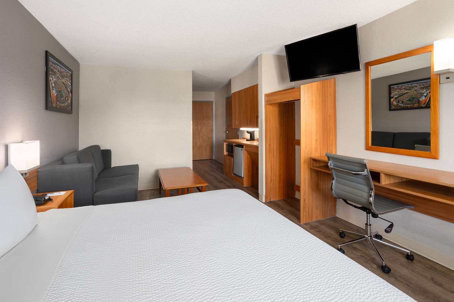 Microtel Inn And Suites Ann Arbor Plymouth Rd 10/39