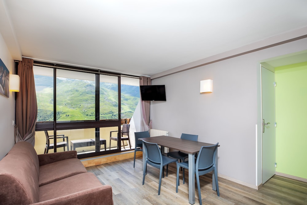 SOWELL RESIDENCES Pierre Blanche 34/70