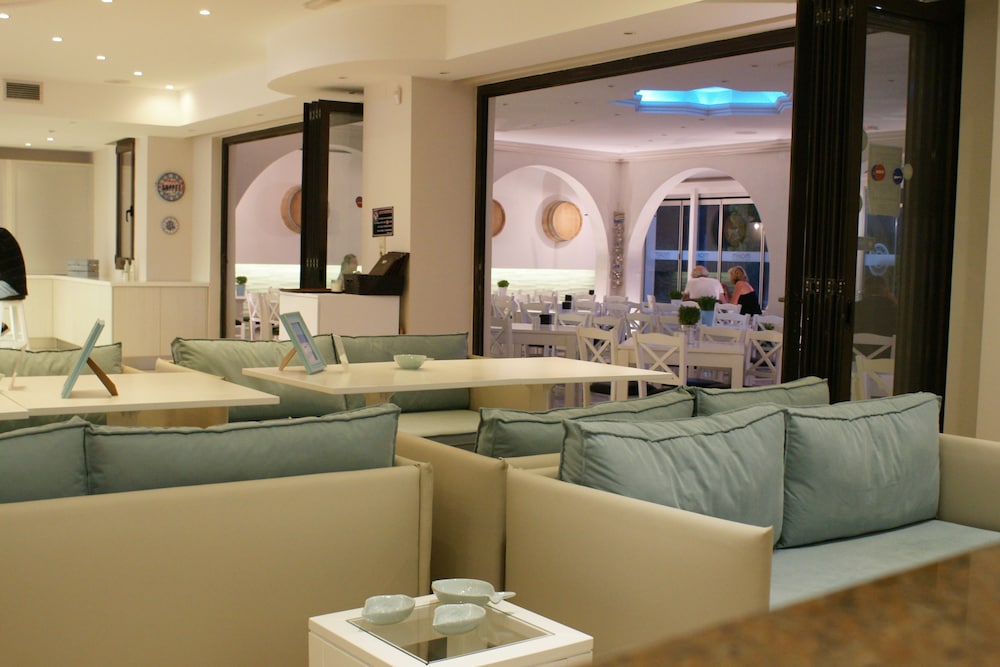 CASTRO HOTEL 33/58