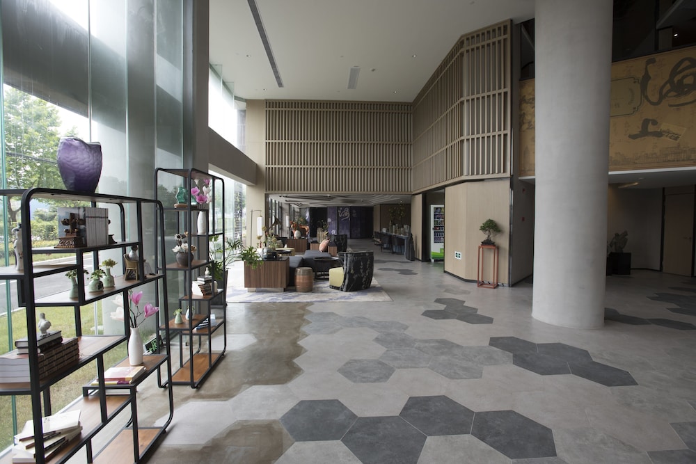 Shanghai Deco Hotel 38/46