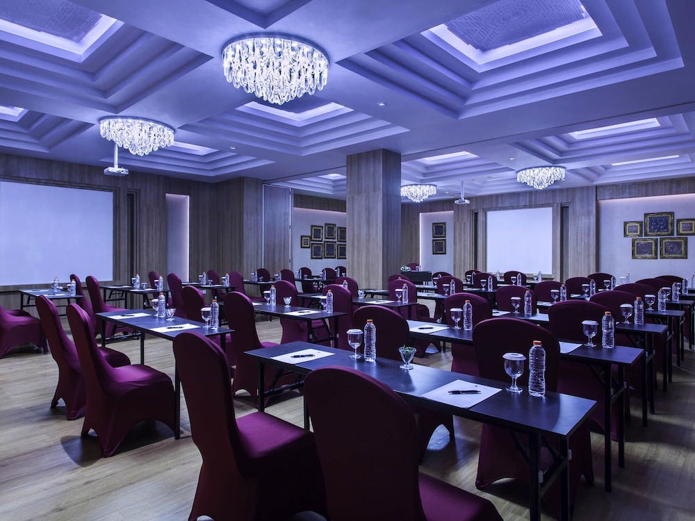 Grand Mercure Yogyakarta Adi Sucipto 59/70