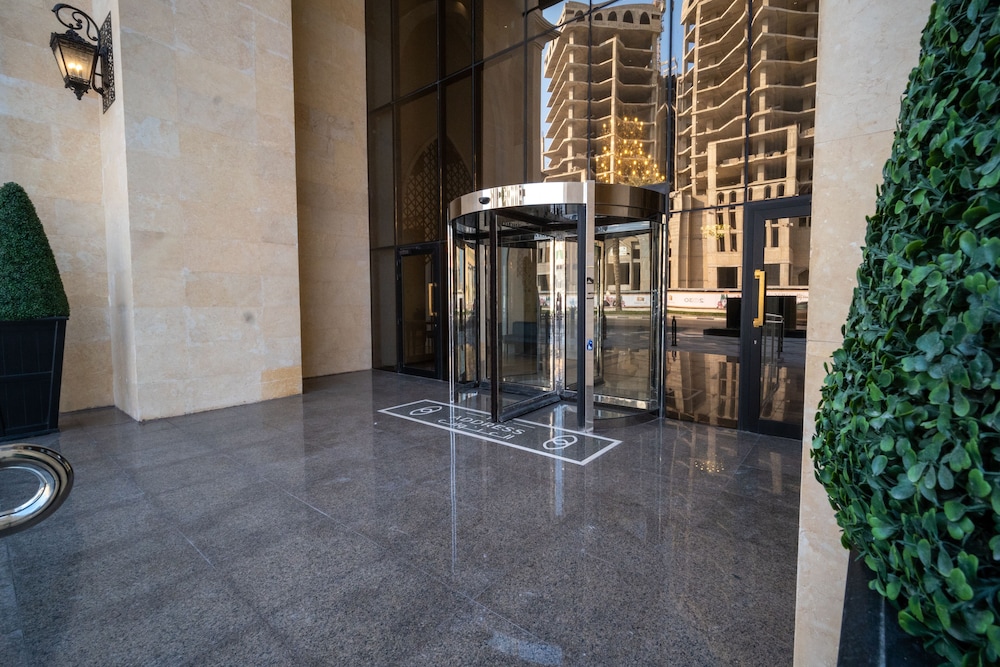 العنوان رزيدنس(Aleunwan Serviced Apartments) 49/53