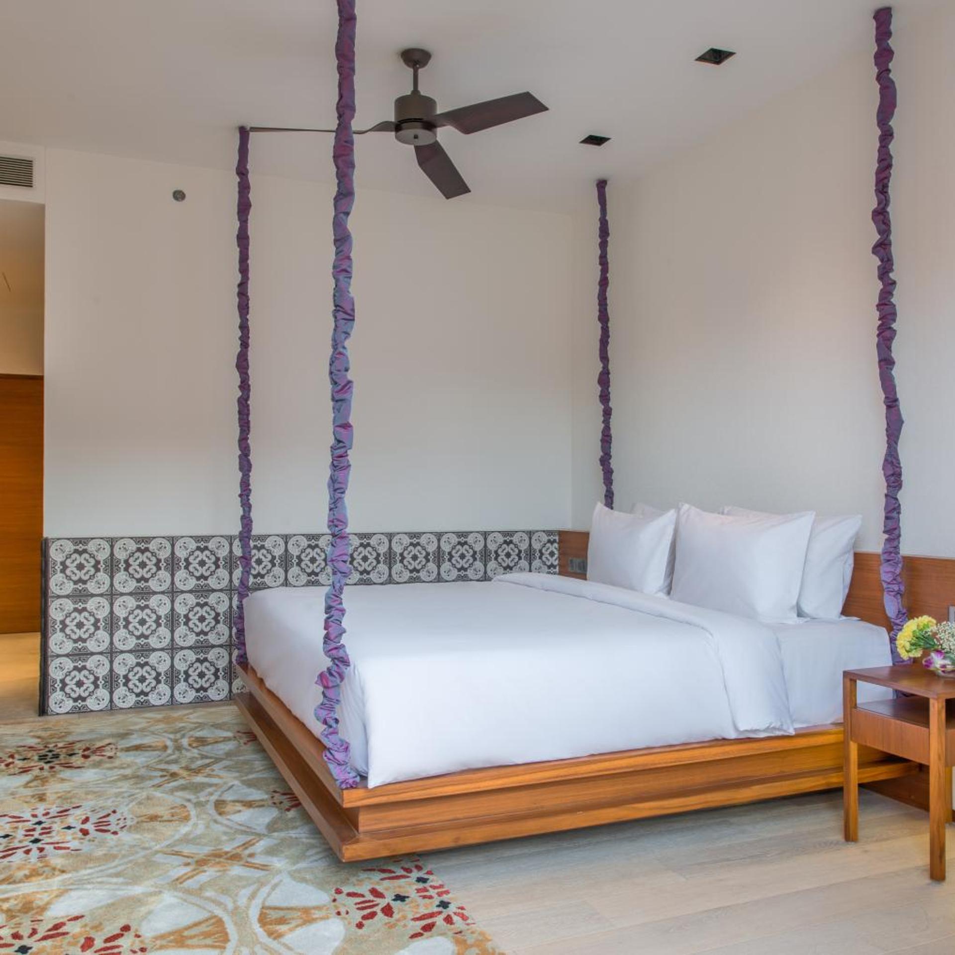 Spa, Deluxe, King Bed, Laundry