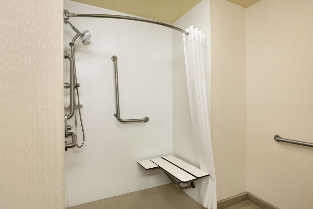 Hampton Inn Wichita Falls Sikes Senter Mall 11/36