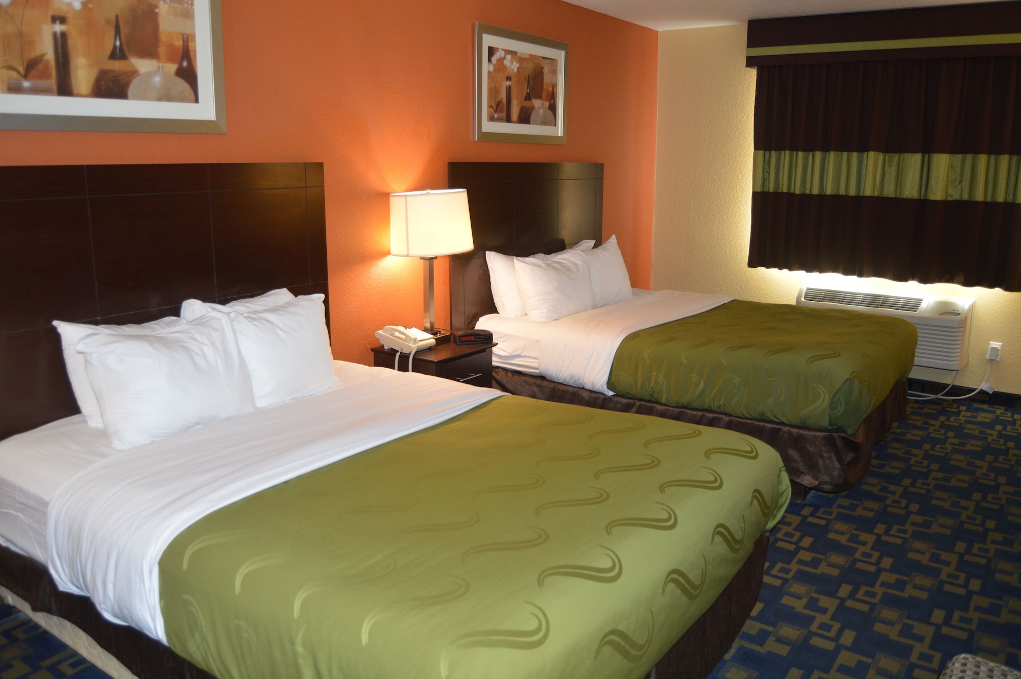 Standard, 2 Double Beds