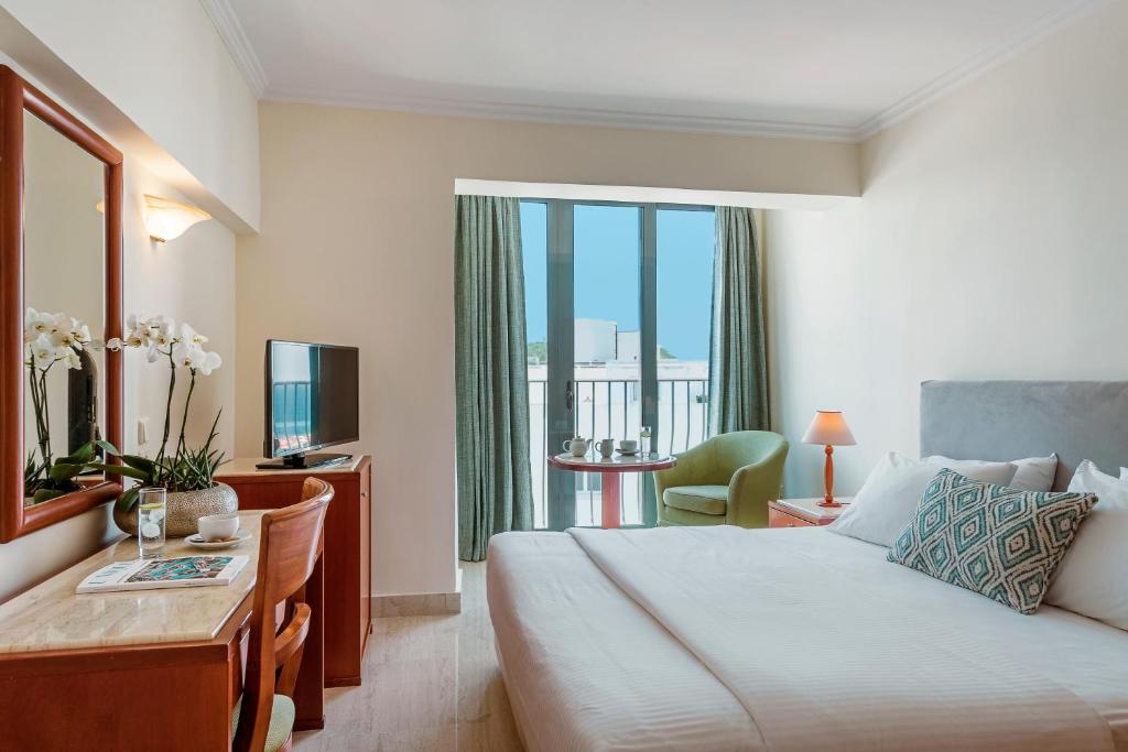 Room, Single, Lateral Side Sea View