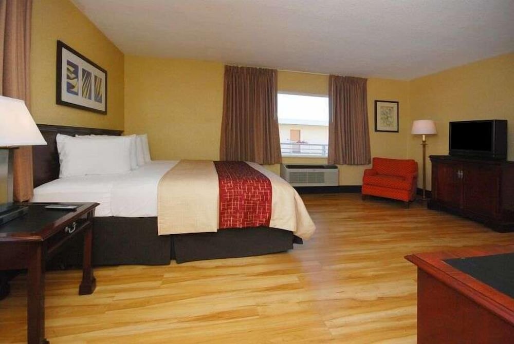 ROOM, QUEEN BED