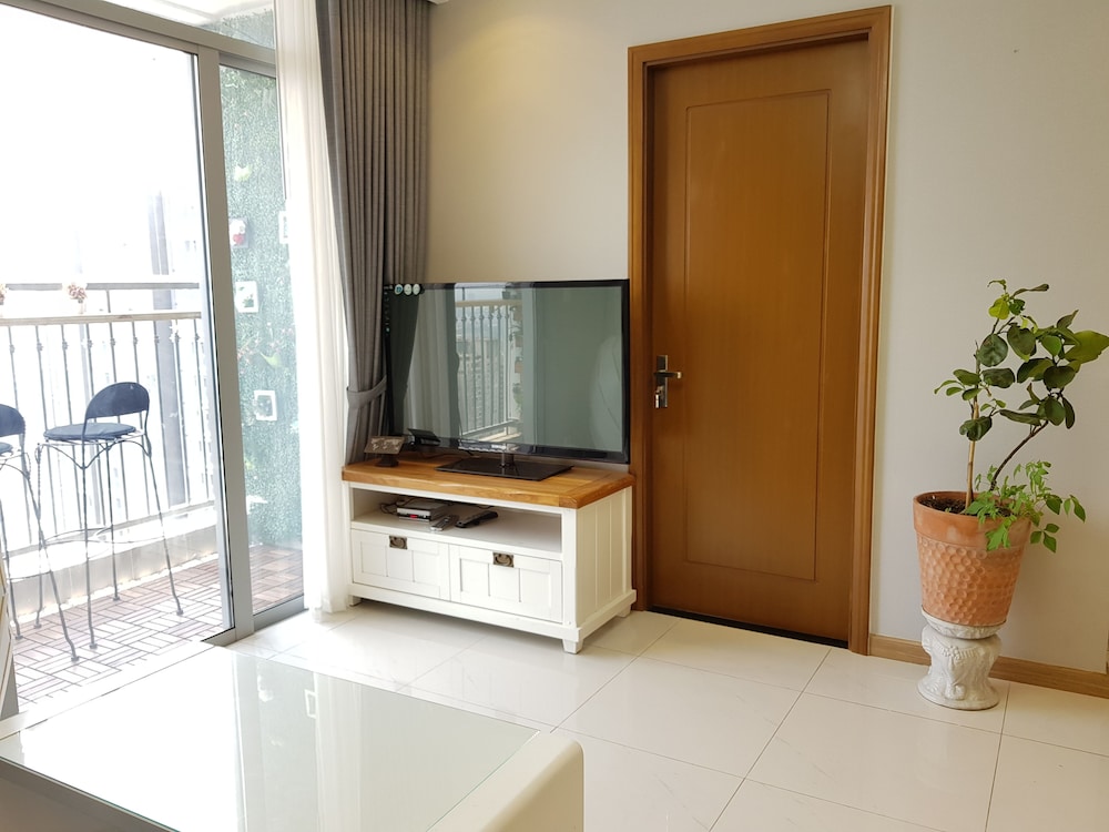 The Berry Luxury Serviced Apartment 6/50