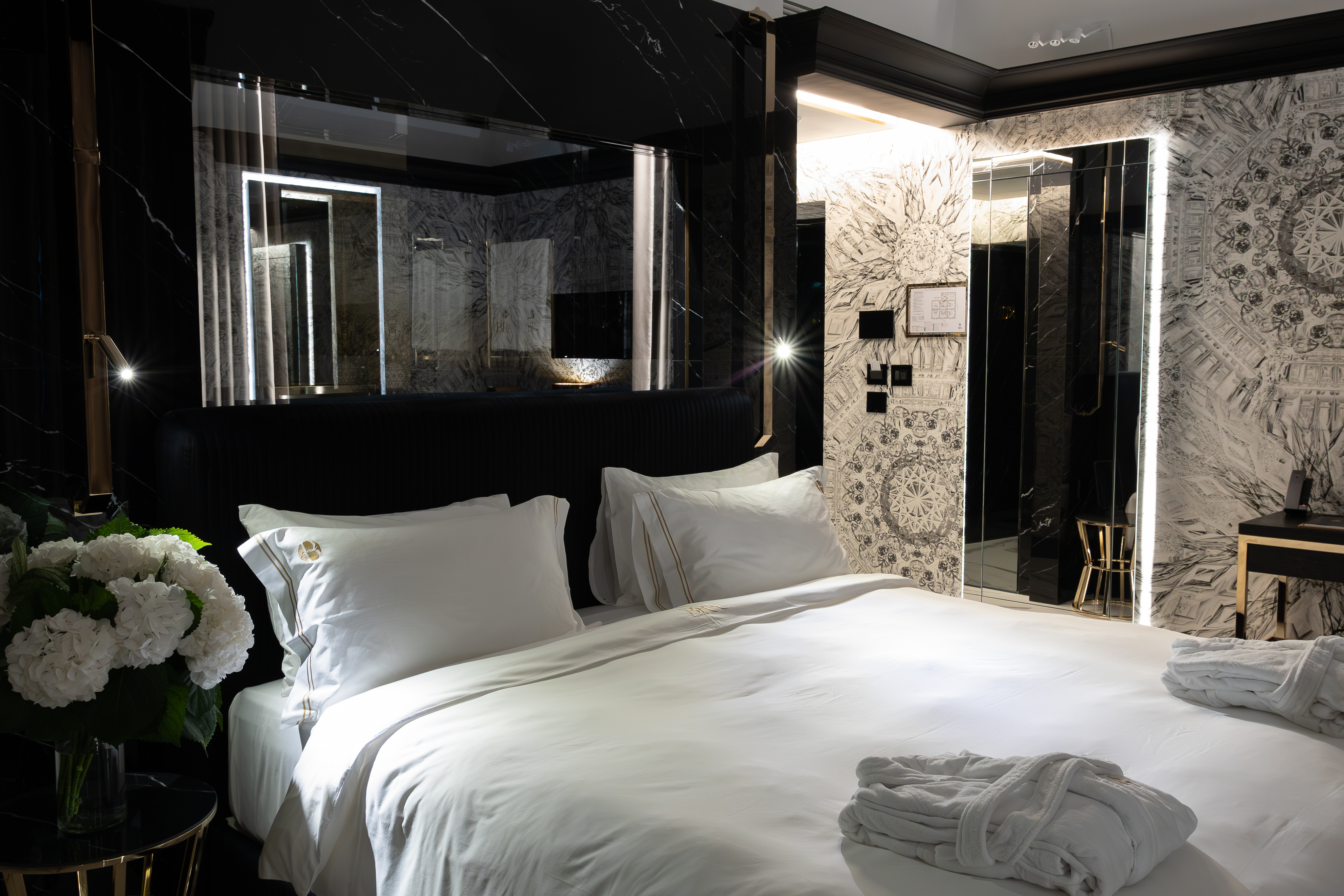 SUPERIOR, DOUBLE BED
