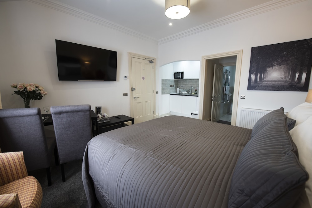 Grosvenor Suites 13/46