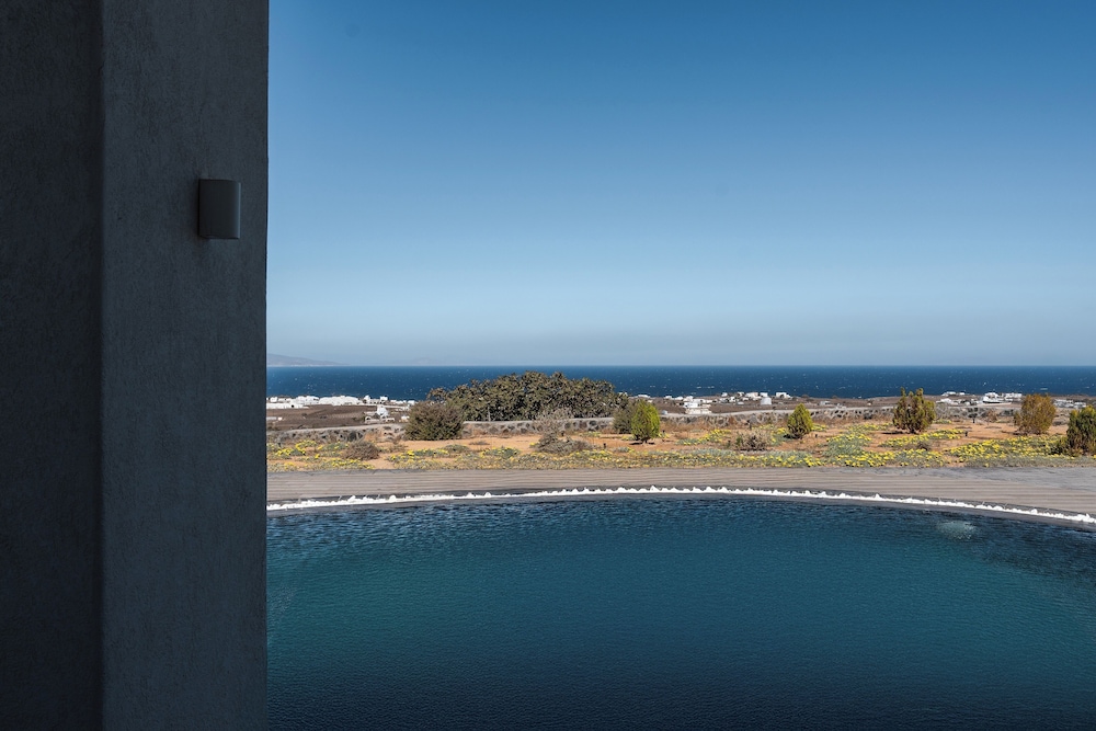 Danae Suites 38/50