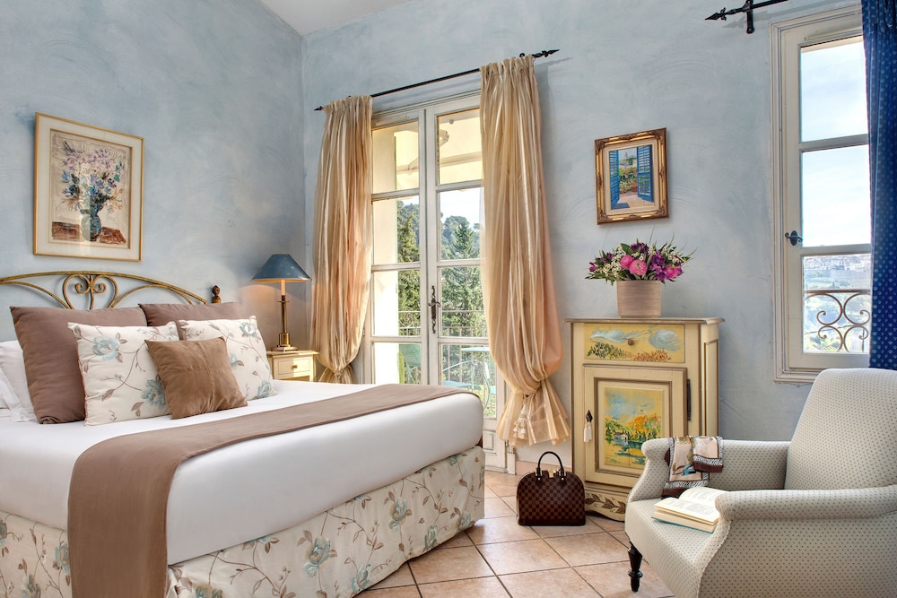 Hotel La Grande Bastide 48/75