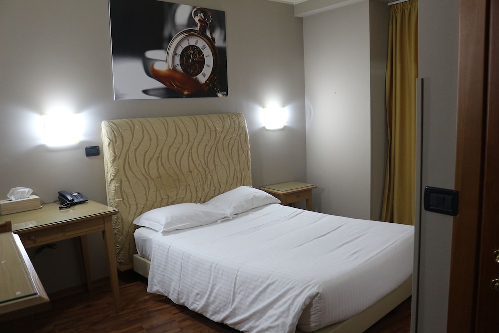 Hotel Garibaldi 12/44