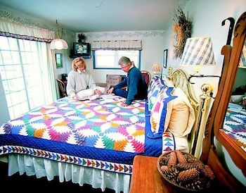 Snyder Apos S Shoreline Inn 25/73
