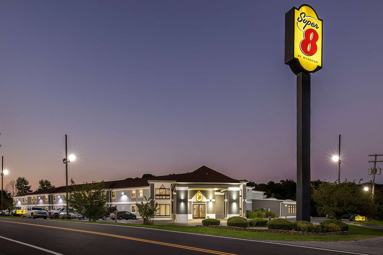 Super 8 by Wyndham Dickson 3/17
