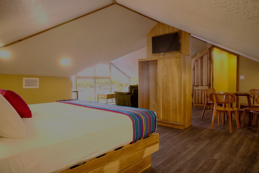 PANORAMIC, PENTHOUSE SUITE