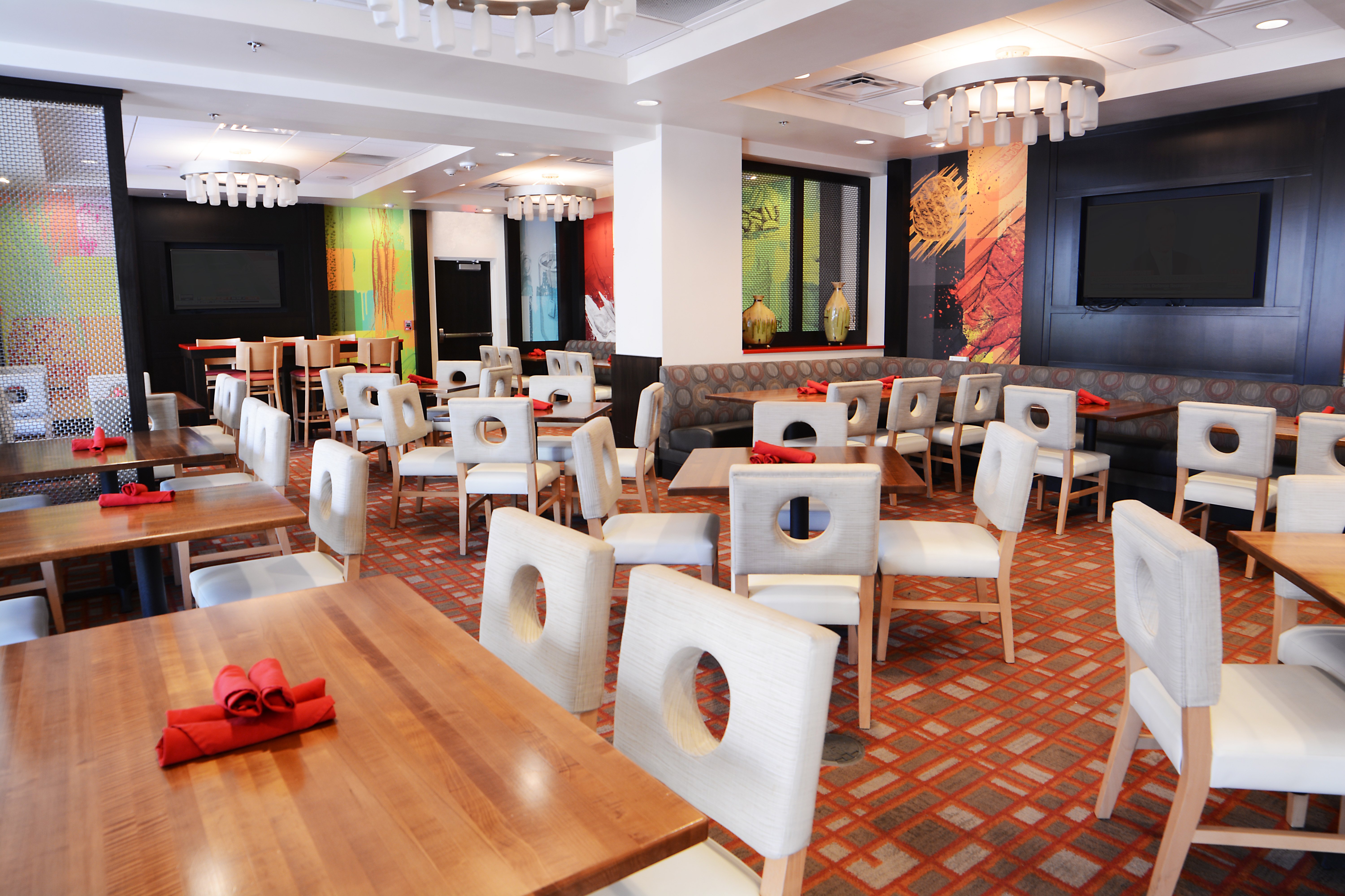 Holiday Inn National Airport/Crystal City 62/70