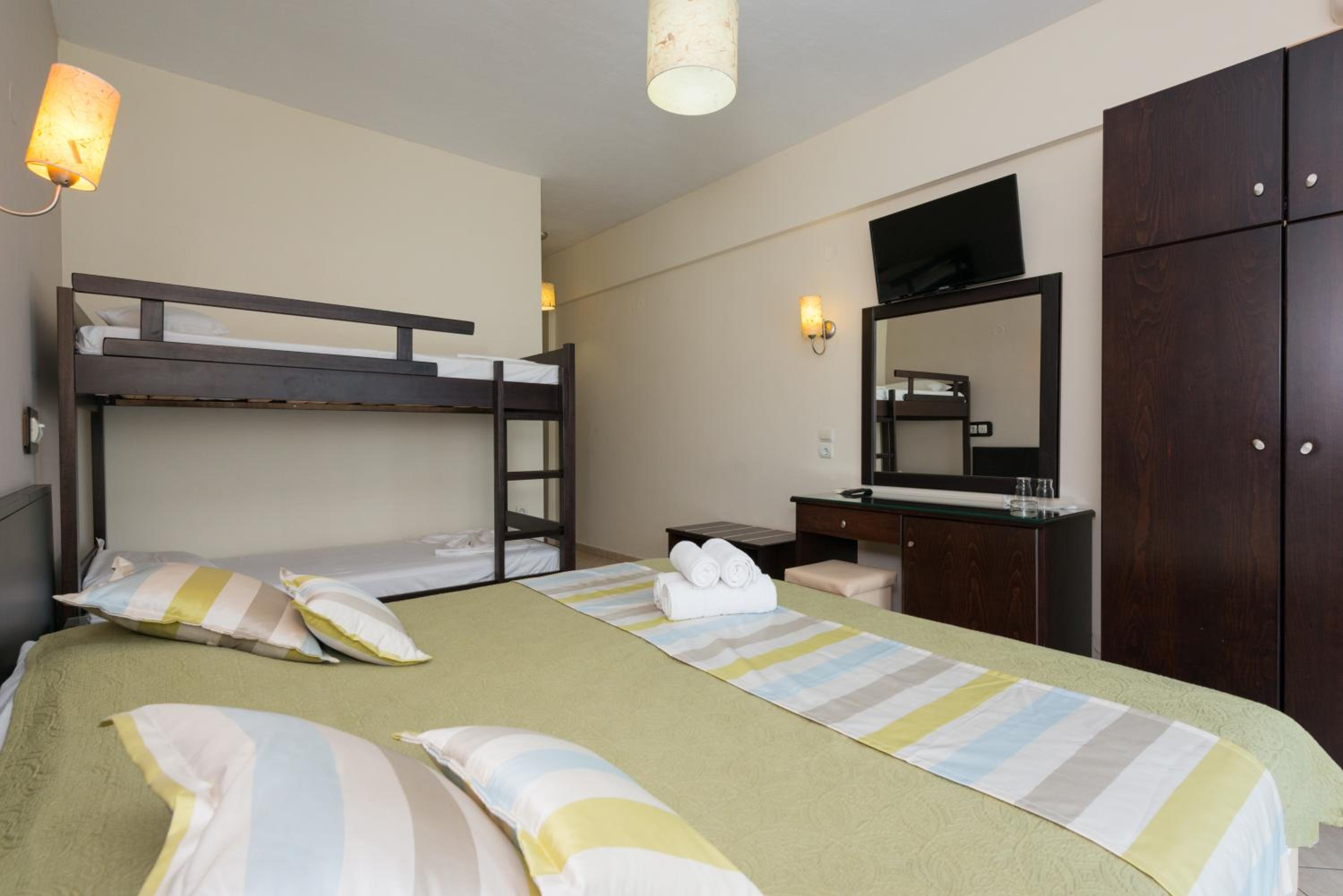 Family, Bunk Bed, Lateral Side Sea View