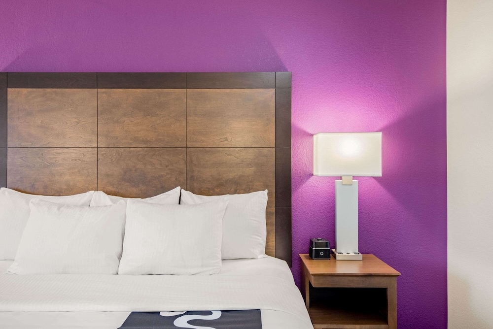 La Quinta Inn & Suites by Wyndham Baltimore BWI Airport 22/52