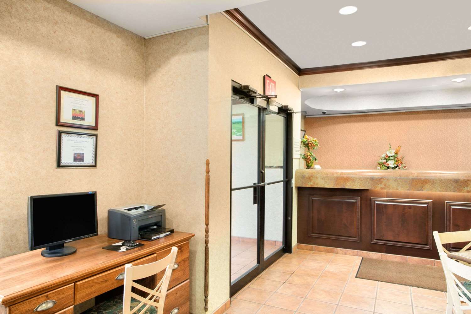 Super 8 by Wyndham Grayville 6/20