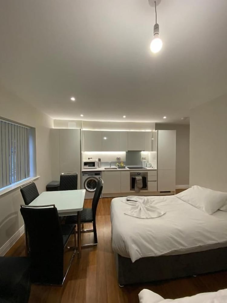 Buckingham Apartment 15/50