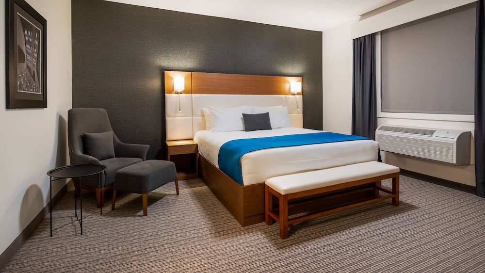 Executive Residency By Best Western Calgary City View North 17/59