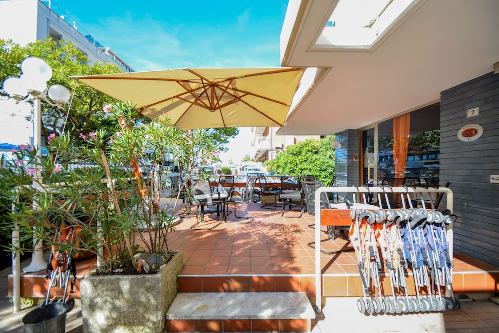 Mirabella Hotel 6/51